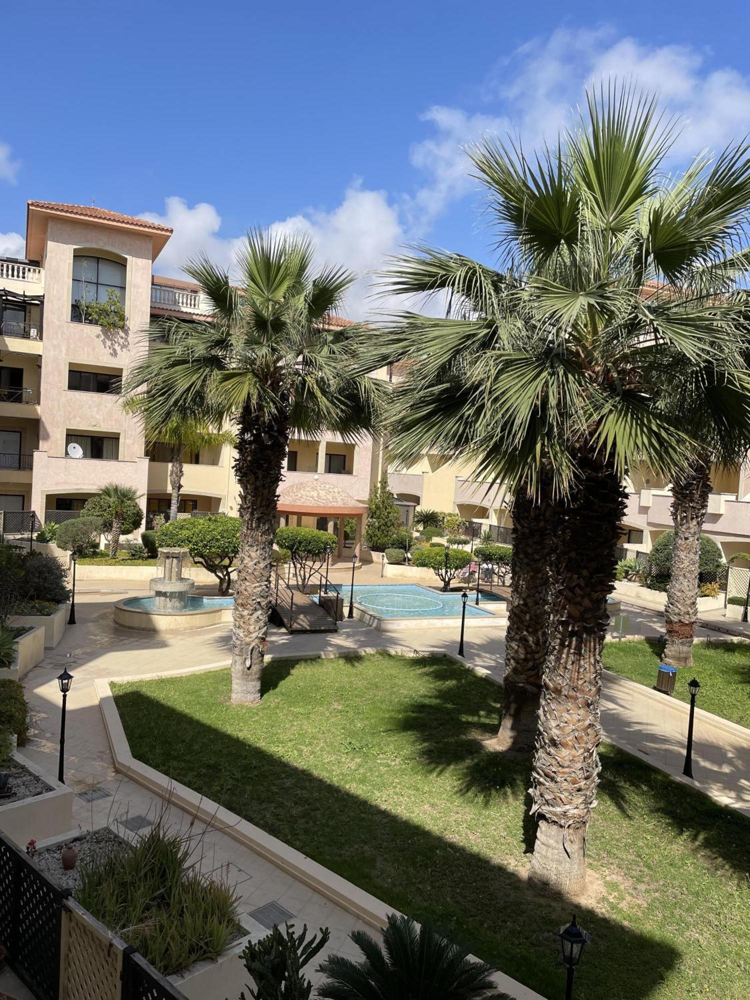 Townhouse With Pool 5 Minute Walk To * Pafos