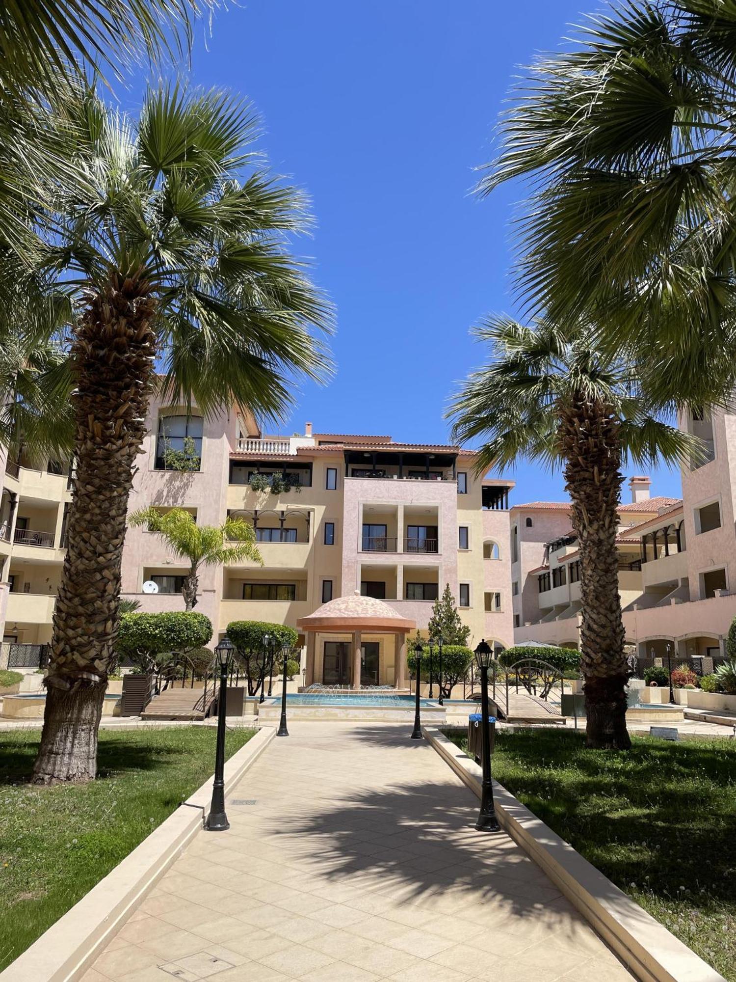 Apartament Townhouse With Pool 5 Minute Walk To