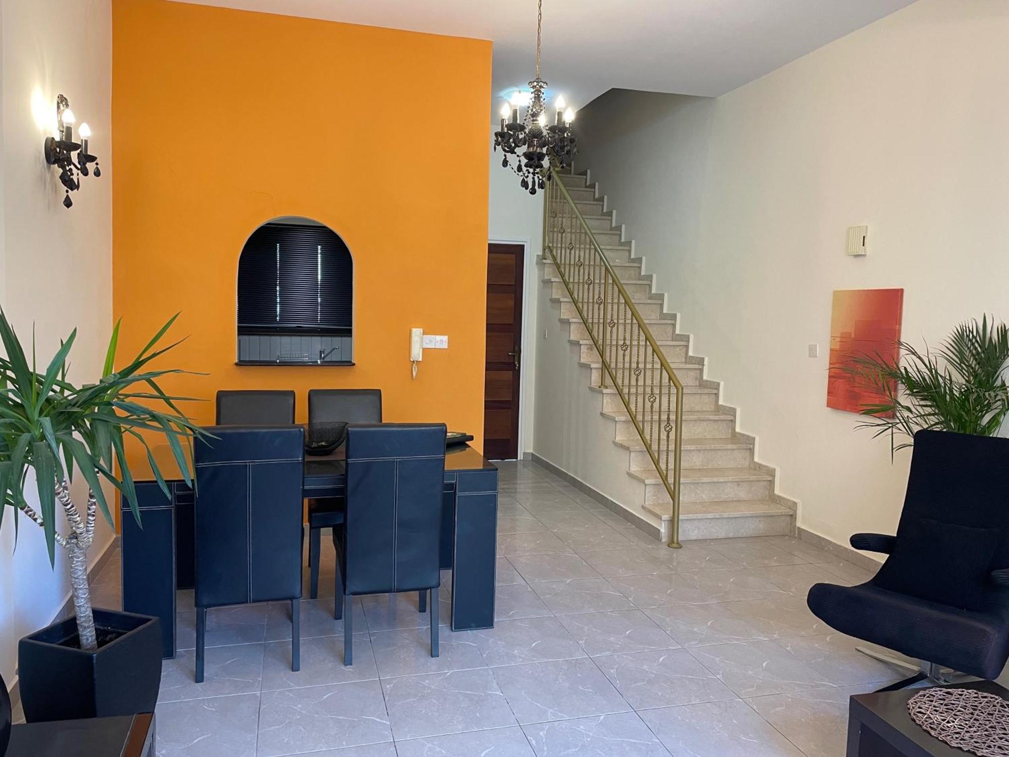 Townhouse With Pool 5 Minute Walk To Apartament *