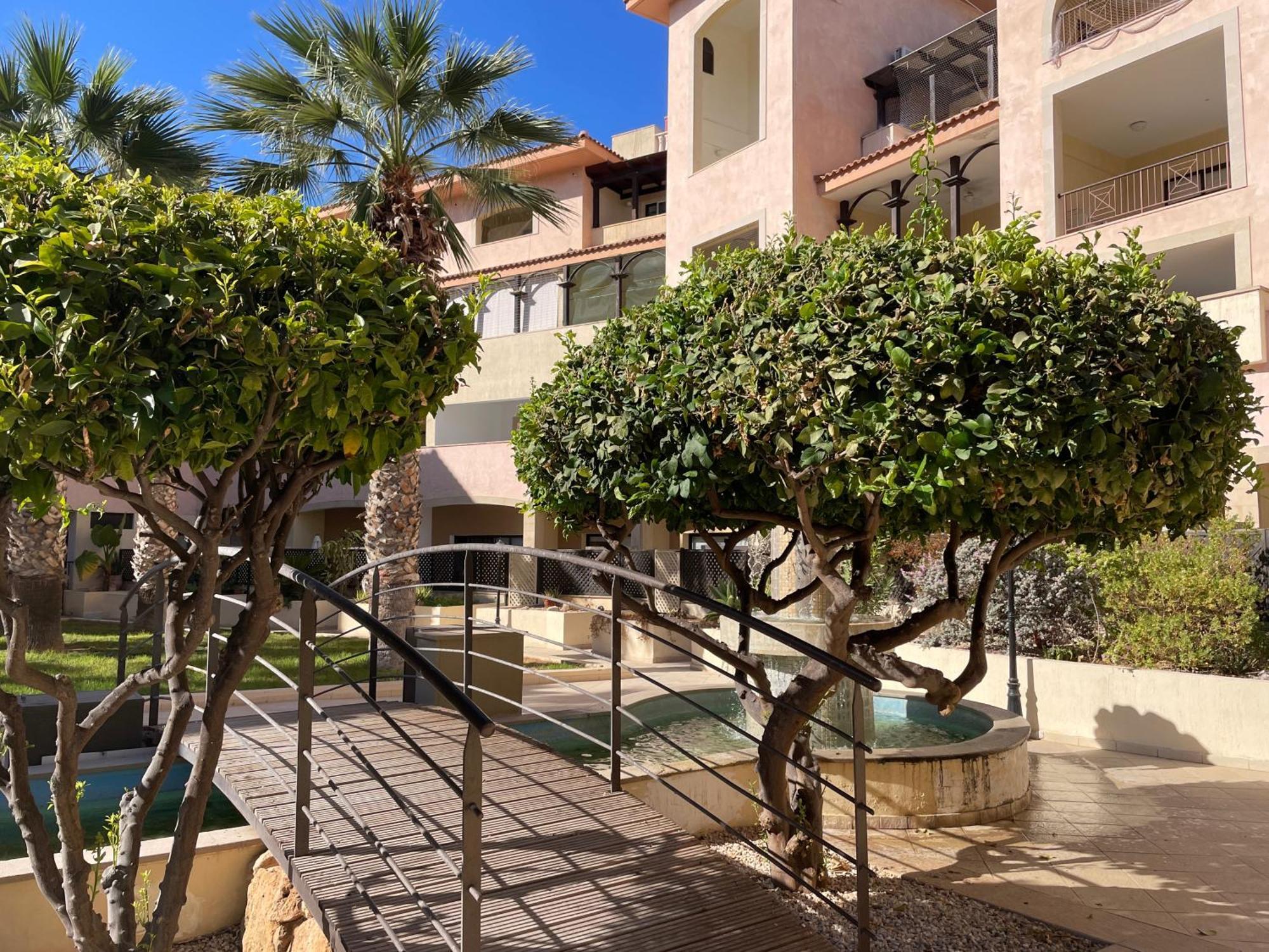 Townhouse With Pool 5 Minute Walk To * Pafos